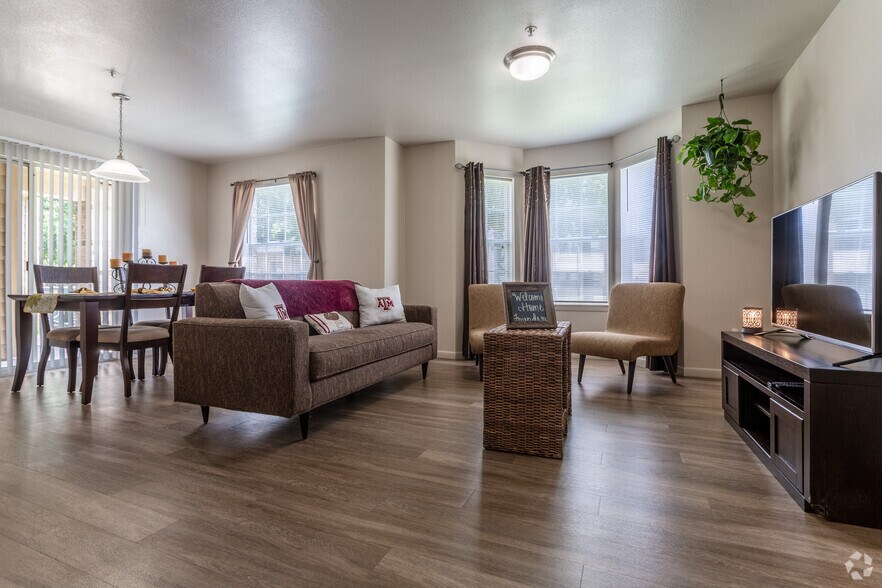 2 BR, 2 BA - 1025 SF - The Enclave