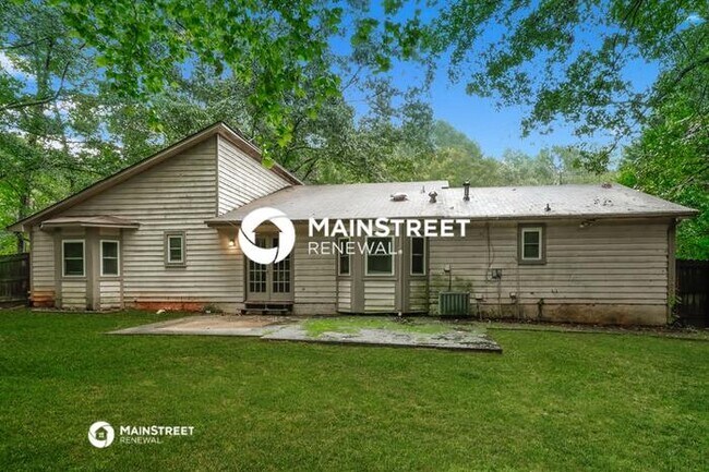 Building Photo - 3 Bedroom Pet-Friendly Home in Stockbridge, GA with Main Street Renewal