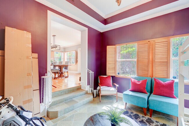 Building Photo - 411 26th St