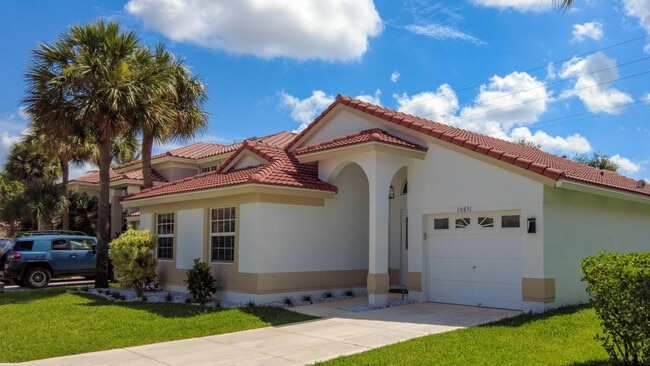 Building Photo - 10651 Buttonwood Lake Dr