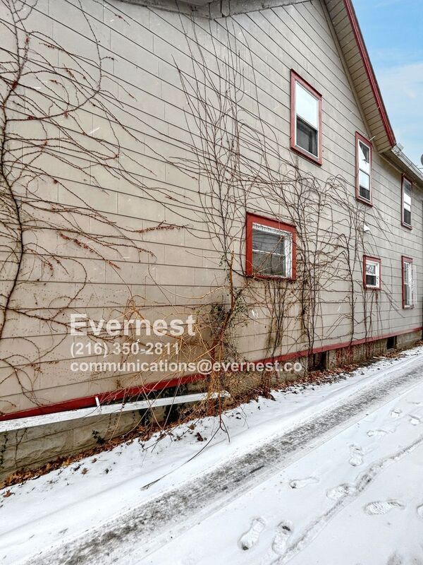 Building Photo - 1858 W 45th St