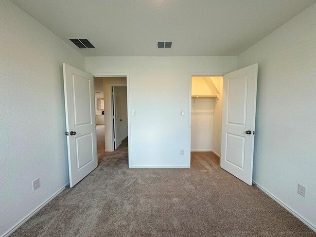 Building Photo - 184 Chapel Beck Dr