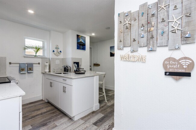 Building Photo - 508 NW 8th Ave