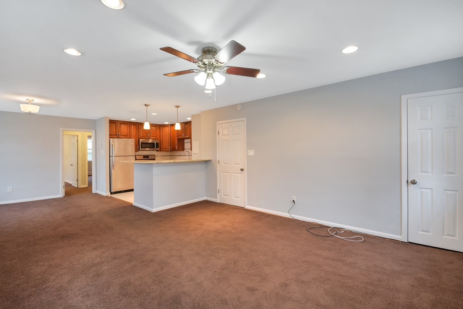 Building Photo - 109 4th Ave