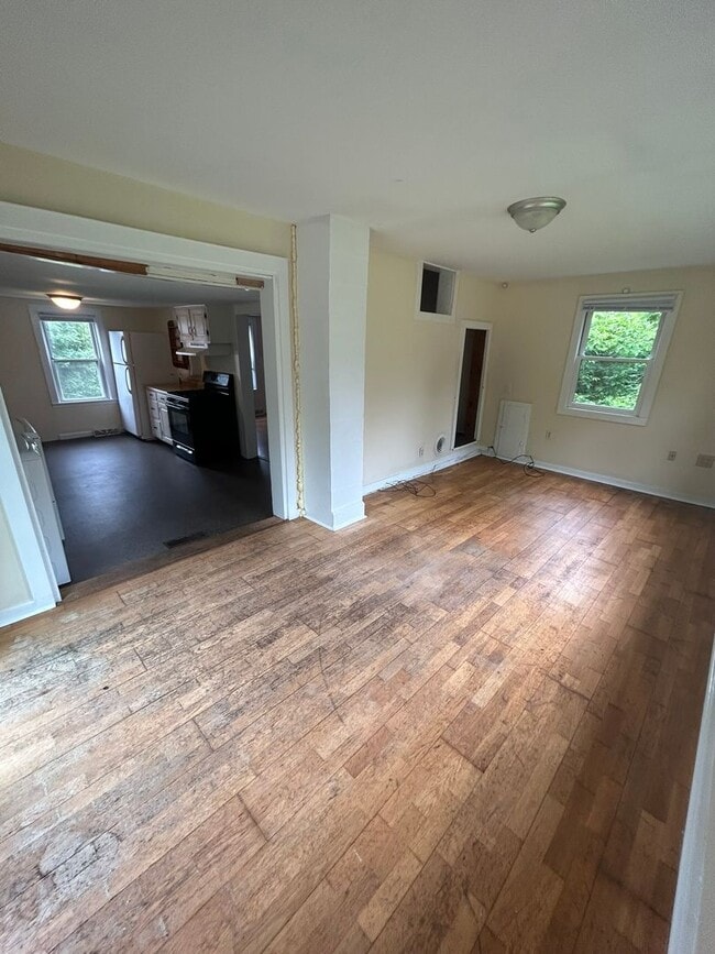 Building Photo - 79 Chase St