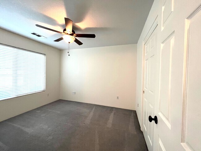 Building Photo - 3013 Verdugo Ln