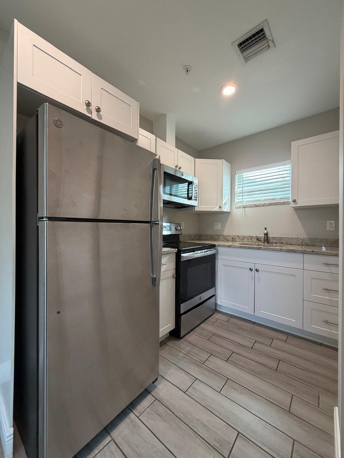 Building Photo - 1216 NW 6th Ct