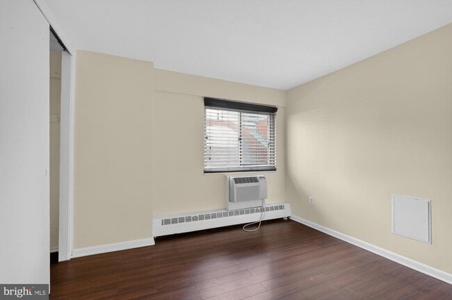 Building Photo - 2101 Chestnut St