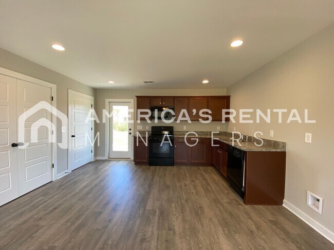 Building Photo - Home for Rent in Talladega, AL!!! AVAILABLE NOW!!!