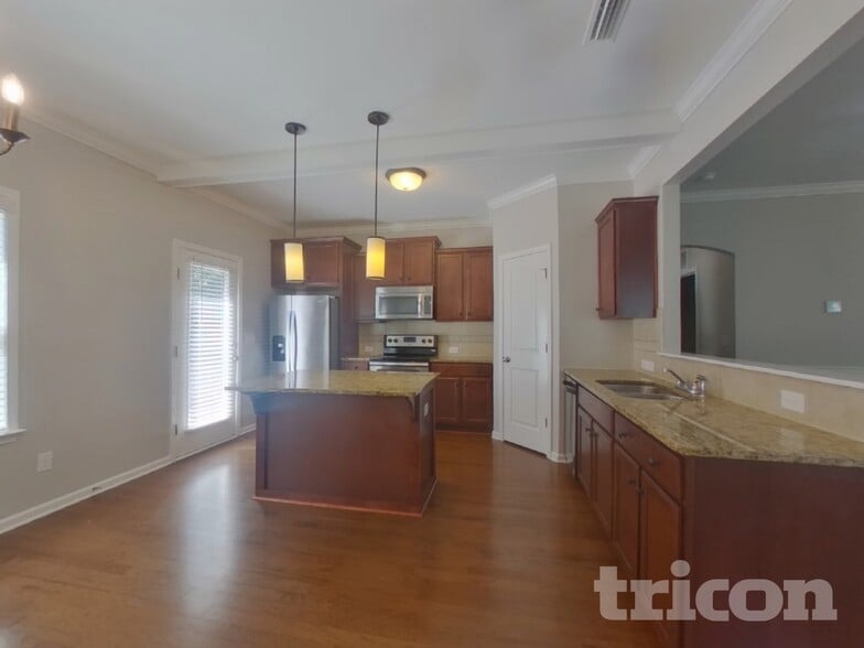 Building Photo - 2610 Andes Dr