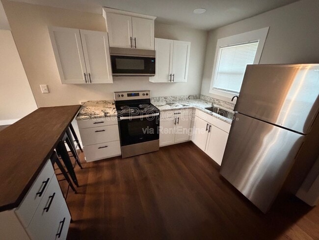 Building Photo - 633 Rivermont Rd