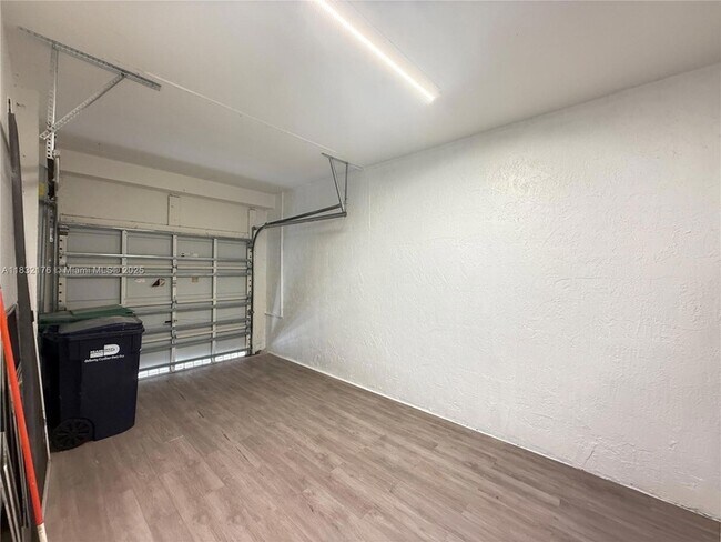 Building Photo - 15131 SW 23rd Ln