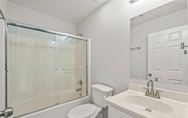 Building Photo - 3775 Wavebrook Ct