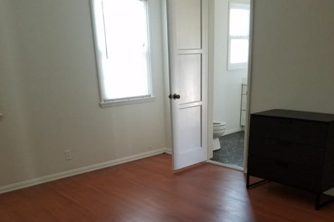 Building Photo - 8437 Naylor Ave