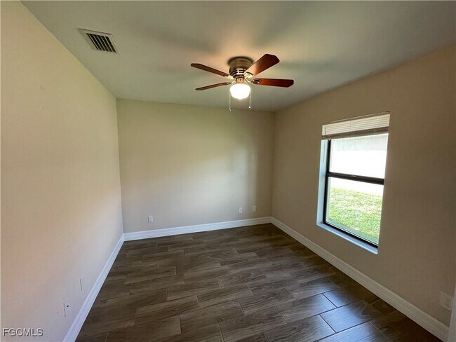 Building Photo - 1444 SW 4th Ln