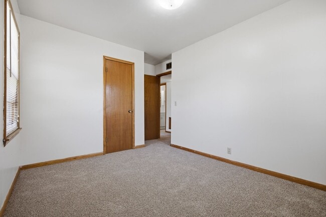 Building Photo - 1103 W 17th St