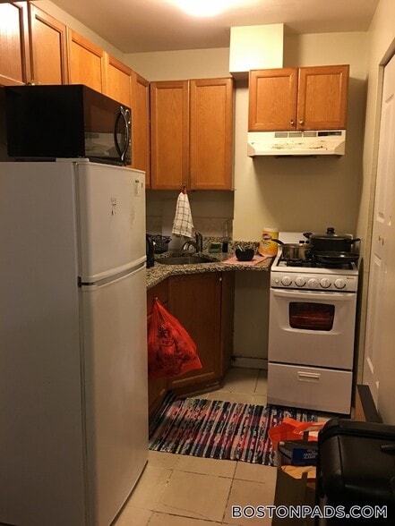 Building Photo - 171 Hemenway St