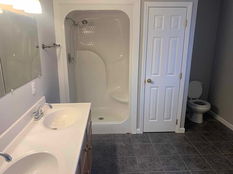 Building Photo - 115 Gulch Rd