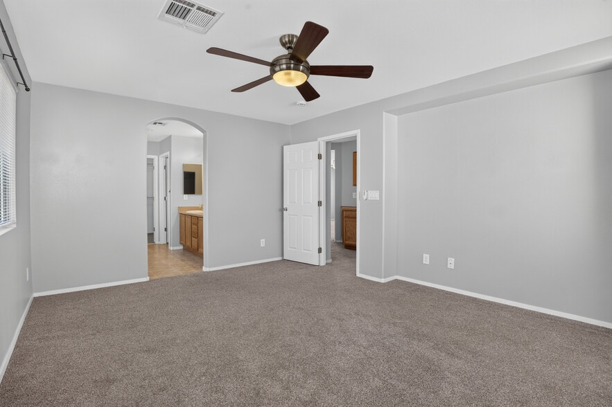 Building Photo - 10648 Bandera Mountain Ln