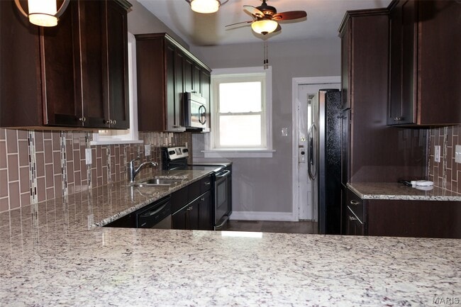 Building Photo - 6406 Woodbine Ct