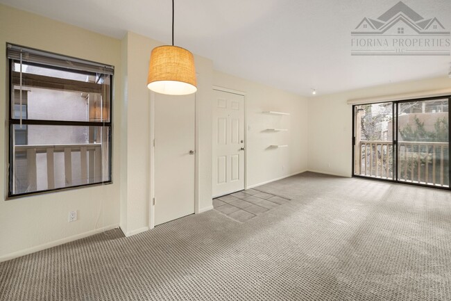 Building Photo - 1 MO. FREE RENT! UNFURNISHED Bright & Stylish Condo at The Reserve