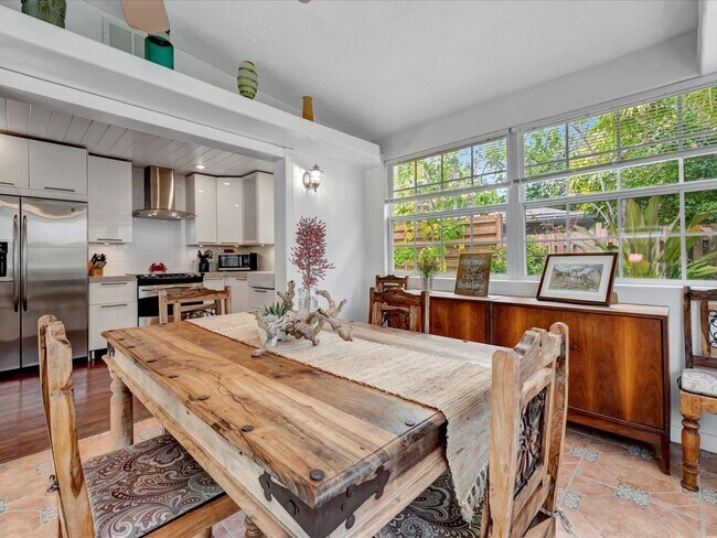 Building Photo - 5215 Calle De Costa Rica