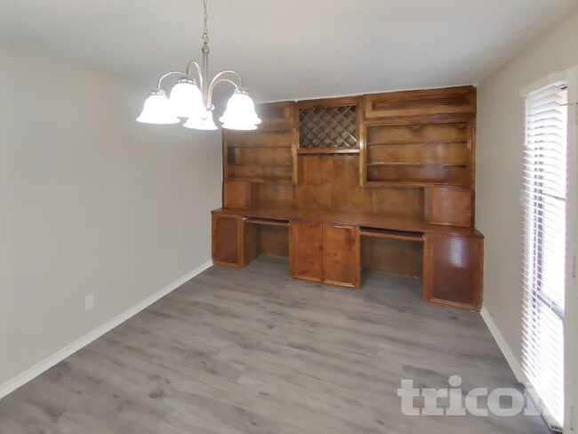 Building Photo - 4114 Hartford Dr