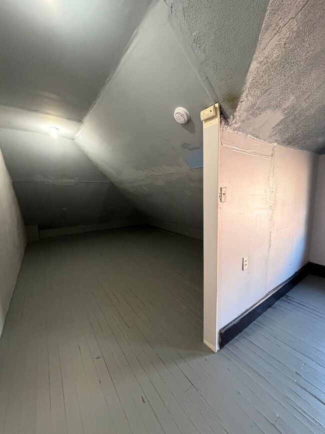 Building Photo - 257 Highland Ave