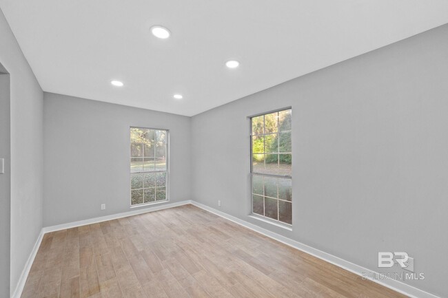 Building Photo - 18618 Twin Beech Rd S