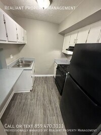 Building Photo - 2082 Fairmont Ct