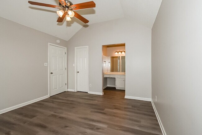 Building Photo - 6650 Black Oak Dr