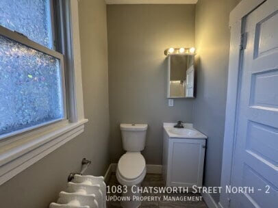 Building Photo - 1083 Chatsworth St N