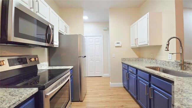 Building Photo - 6055 Westgate Dr
