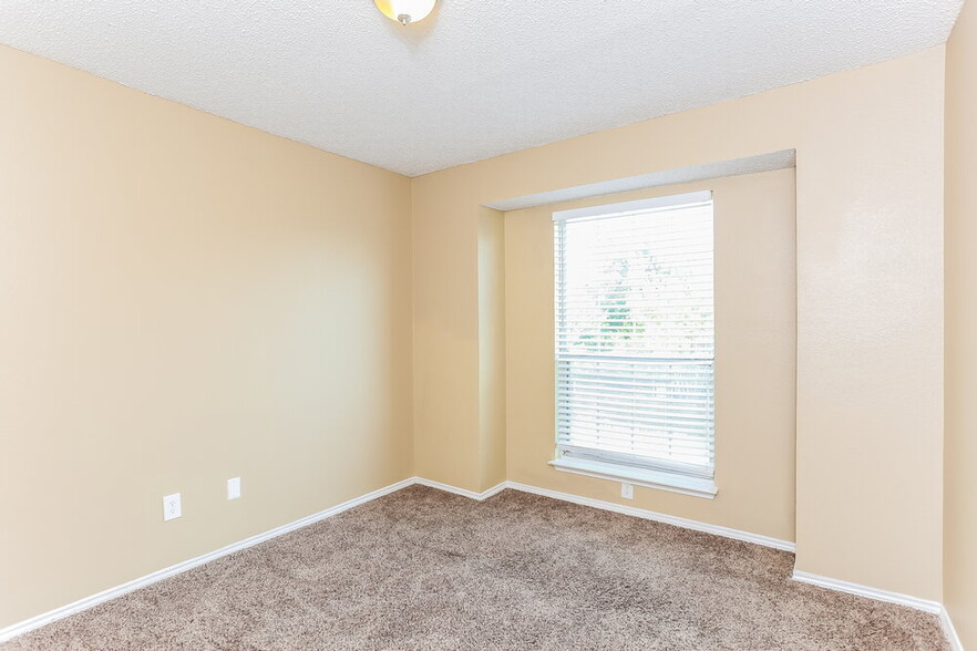 Building Photo - 7404 Arbor Park Dr