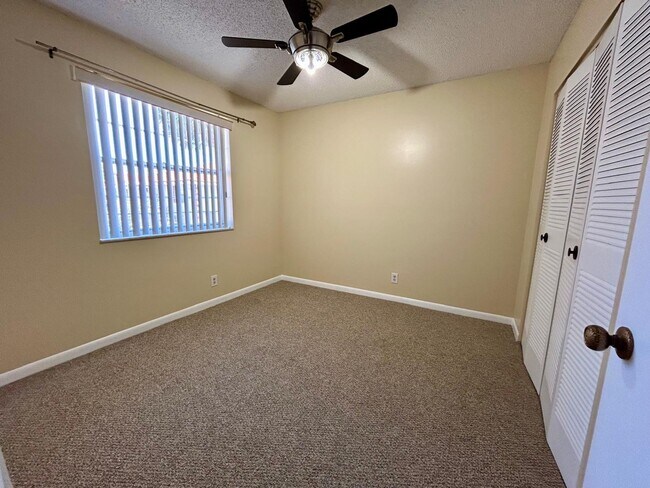 Building Photo - 3738 N University Dr
