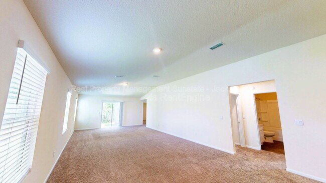 Building Photo - 89 Logrono Ct