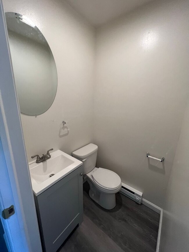 Building Photo - Spacious 3BR Townhome - LOTS OF ROOM!!! - ...