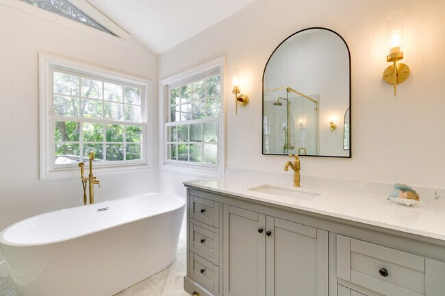 Building Photo - 15 S Lawsona Blvd