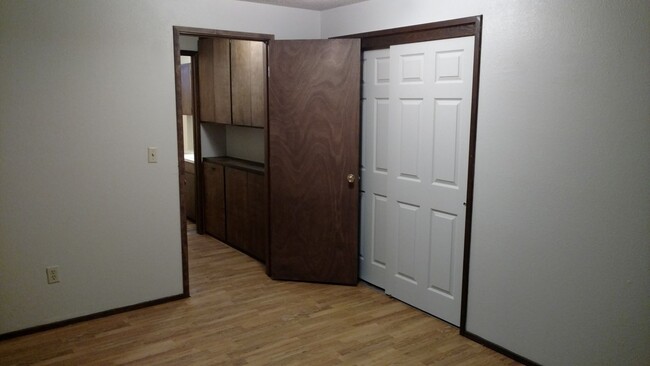 Building Photo - 309/311 Baker St Duplex