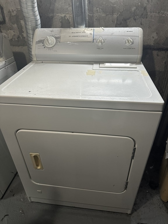 Building Photo - 33 Amsden St