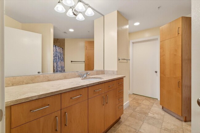 Building Photo - 5055 Addison Cir