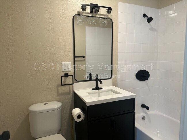 Building Photo - 10532 La Mirada Blvd