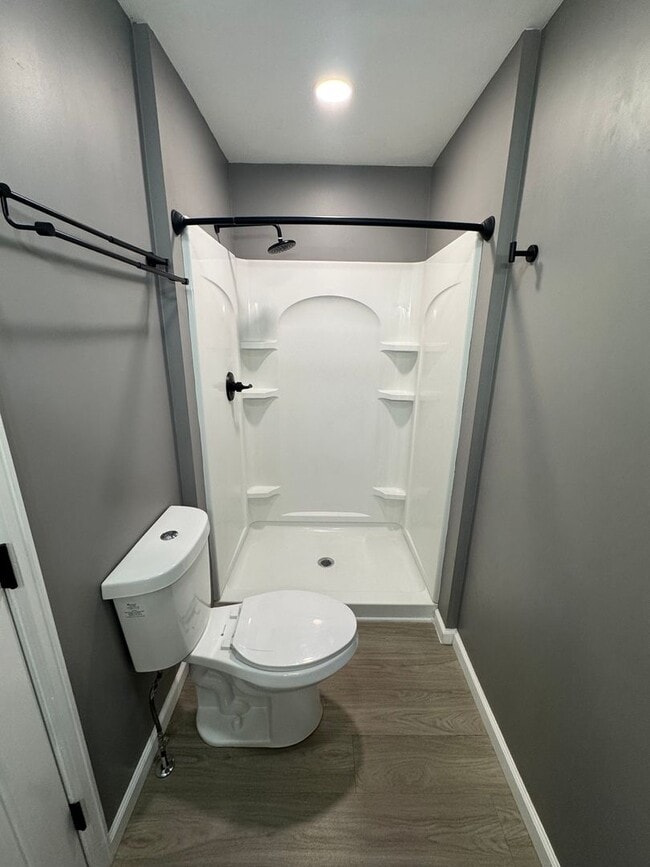 Building Photo - Beautiful Modern Home on the Plateau