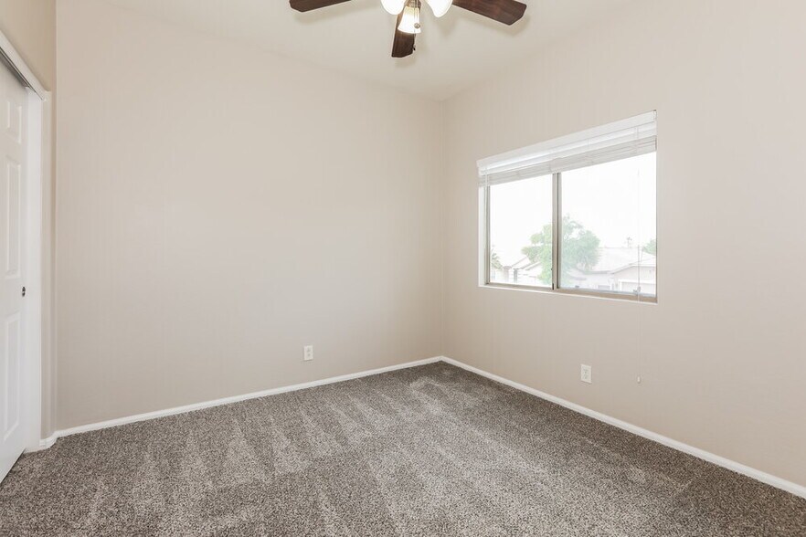 Building Photo - 735 W Fruit Tree Ln