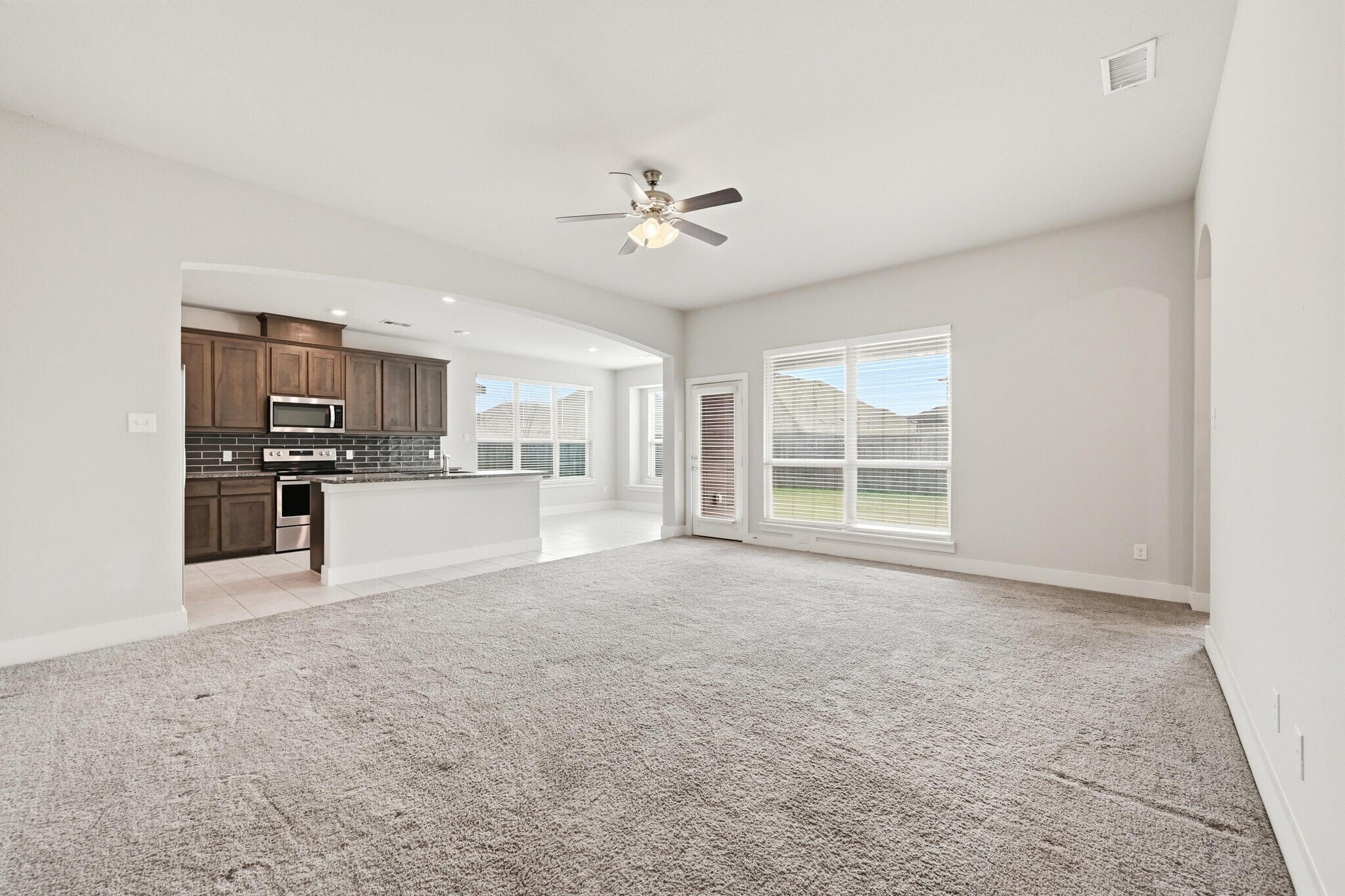 Building Photo - 3916 Trenton Pl