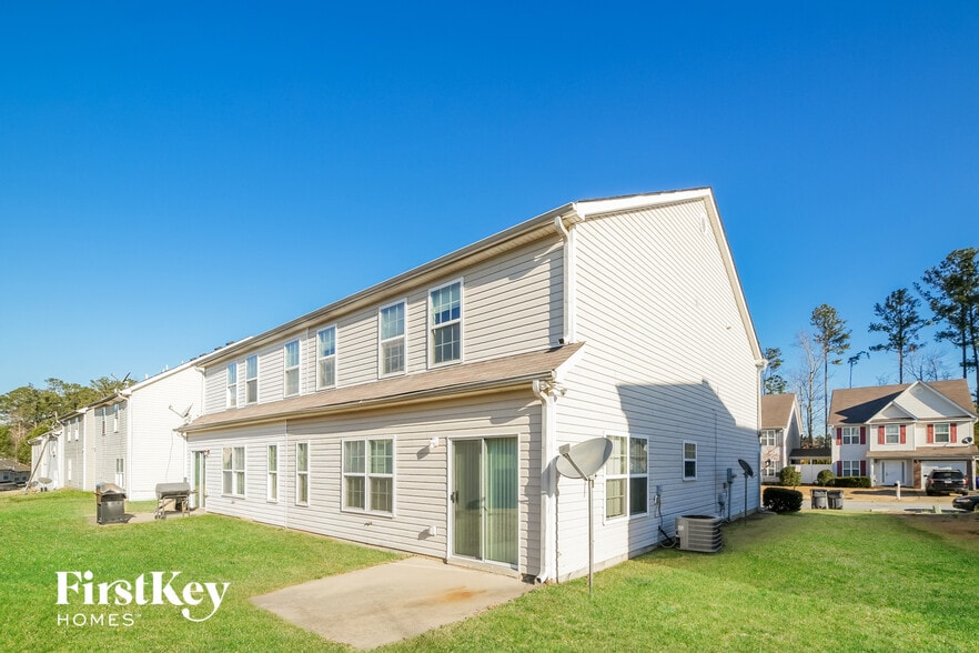 Building Photo - 6224 Hickory Ln Cir