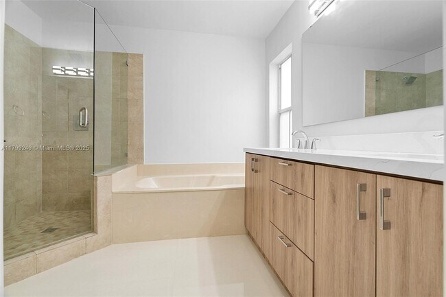 Building Photo - 824 Sand Creek Cir