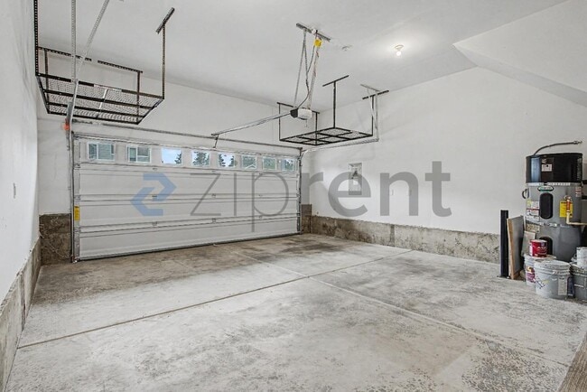 Building Photo - Unit