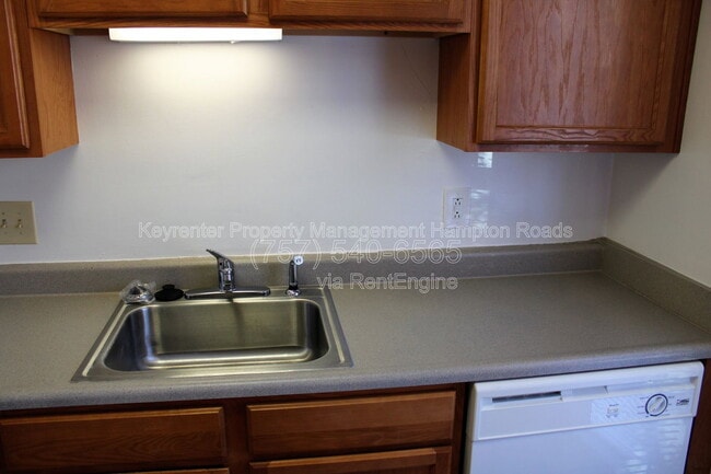 Building Photo - 1 Peachtree Ct