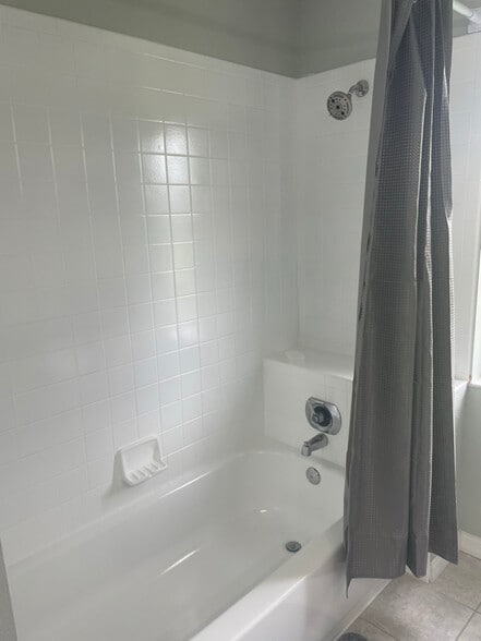 Building Photo - 3115 Marshall Dr